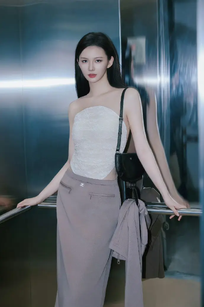 红旗飘飘应用界面